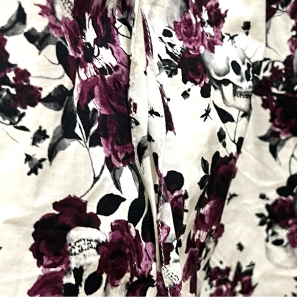 HOT TOPIC White Skull & Floral Print Fit & Flare Dress Corset Back Roses Goth - Picture 2 of 9